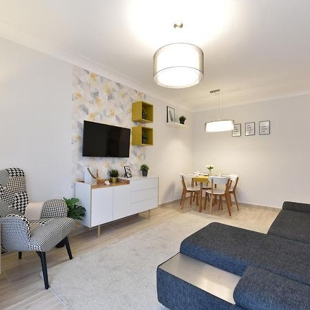 Királykút 1 apartman - ingyen parkolás, bicajok, ac Székesfehérvár Exterior foto