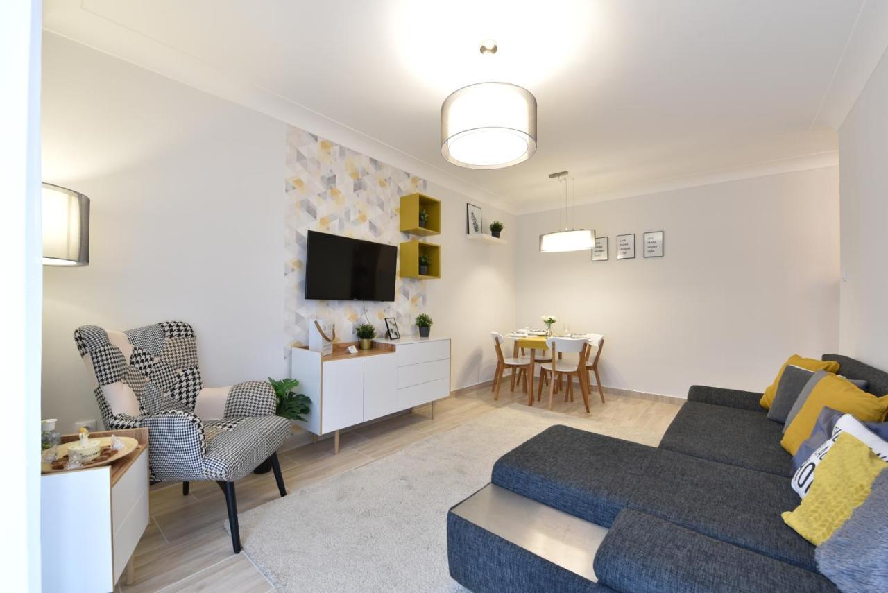 Királykút 1 apartman - ingyen parkolás, bicajok, ac Székesfehérvár Exterior foto