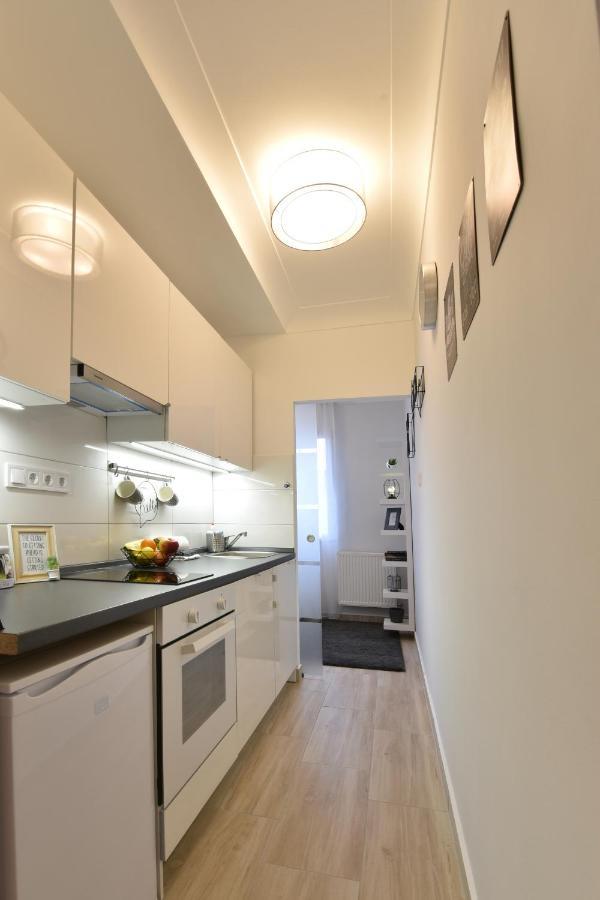 Királykút 1 apartman - ingyen parkolás, bicajok, ac Székesfehérvár Exterior foto